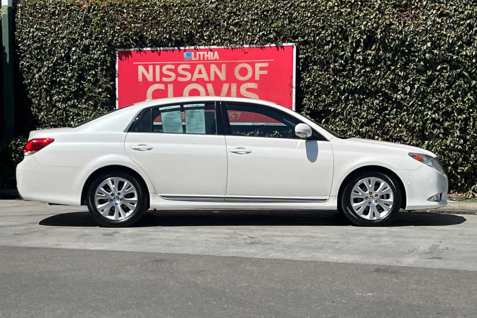 2011 Toyota Avalon BASE 9