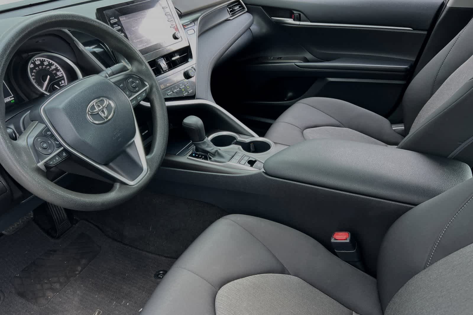 2021 Toyota Camry Hybrid LE 14