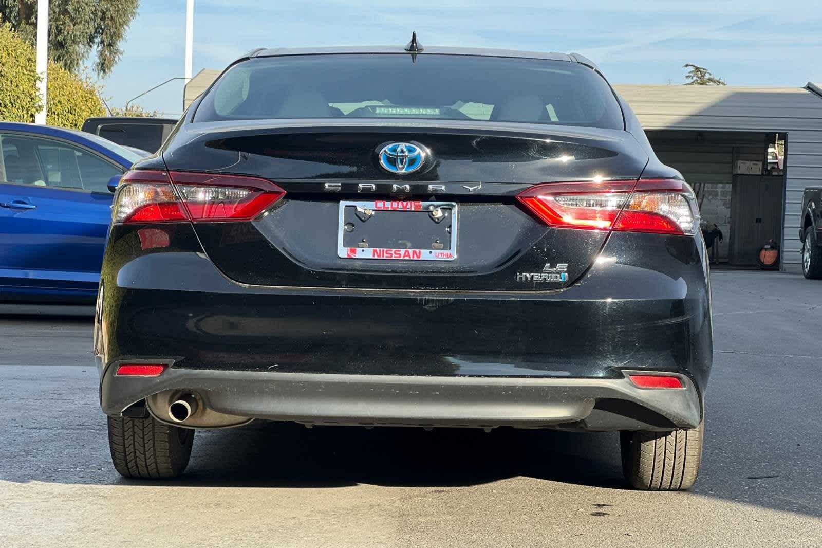 2021 Toyota Camry Hybrid LE 8