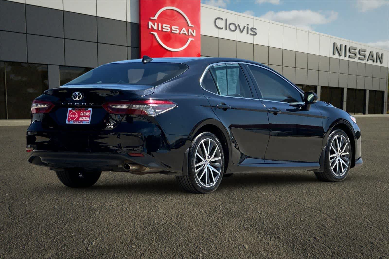 View vehicle photo 3