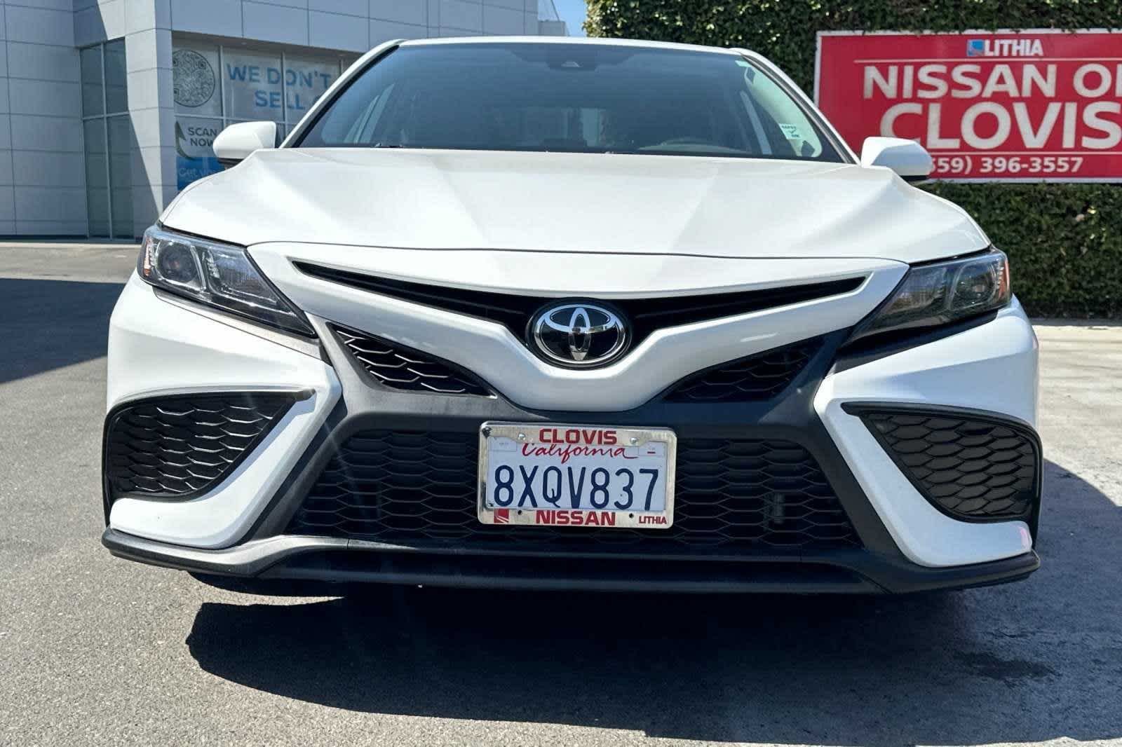 2021 Toyota Camry SE 12