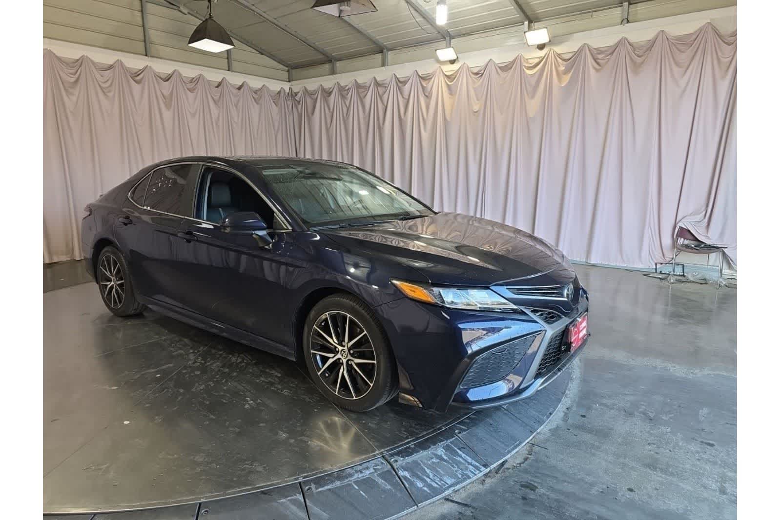 View vehicle photo 6