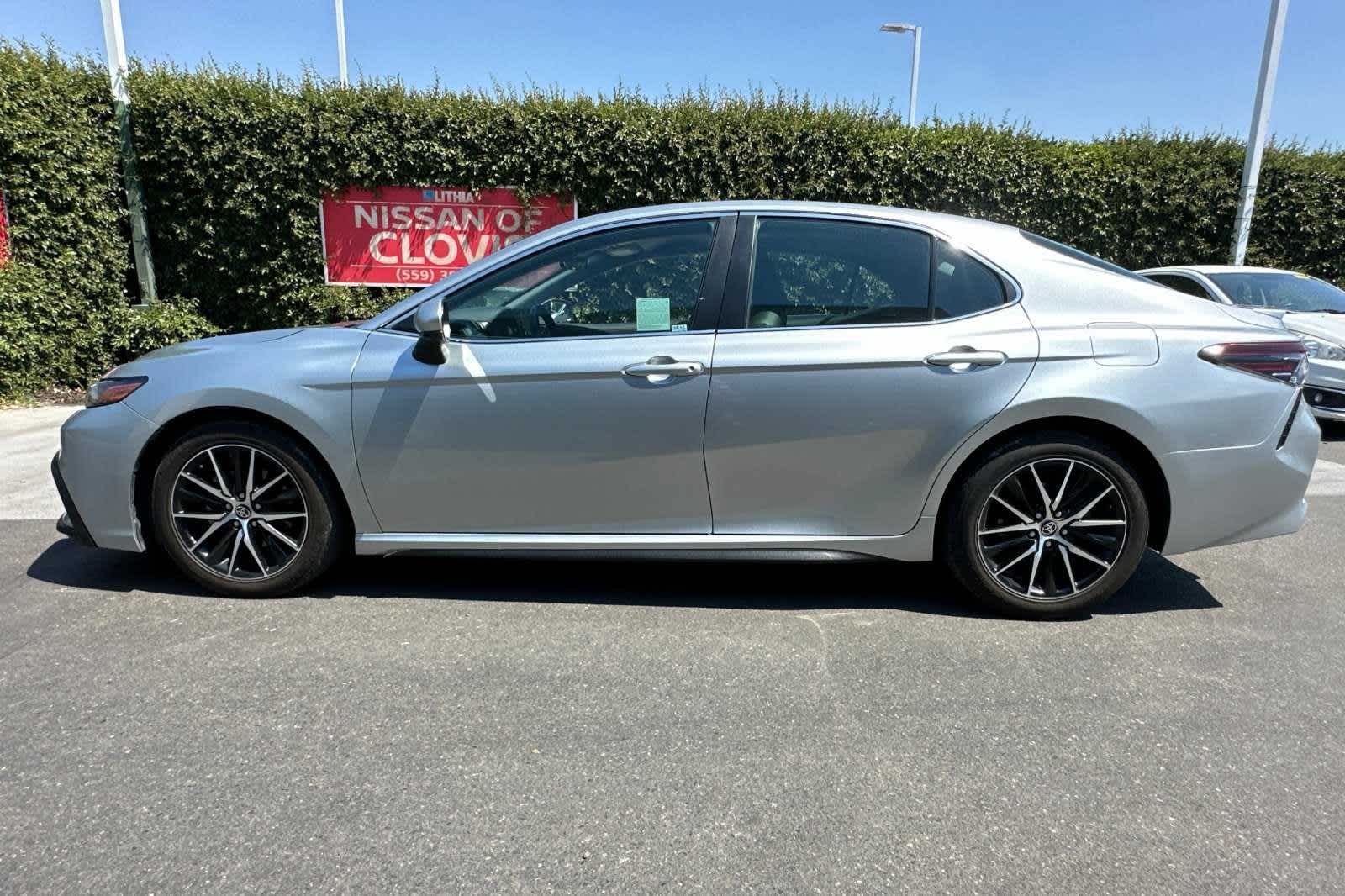 2021 Toyota Camry SE 6