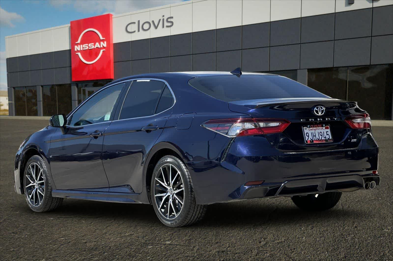 View vehicle photo 7