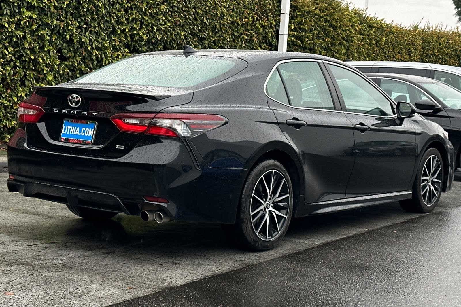 2022 Toyota Camry SE 3