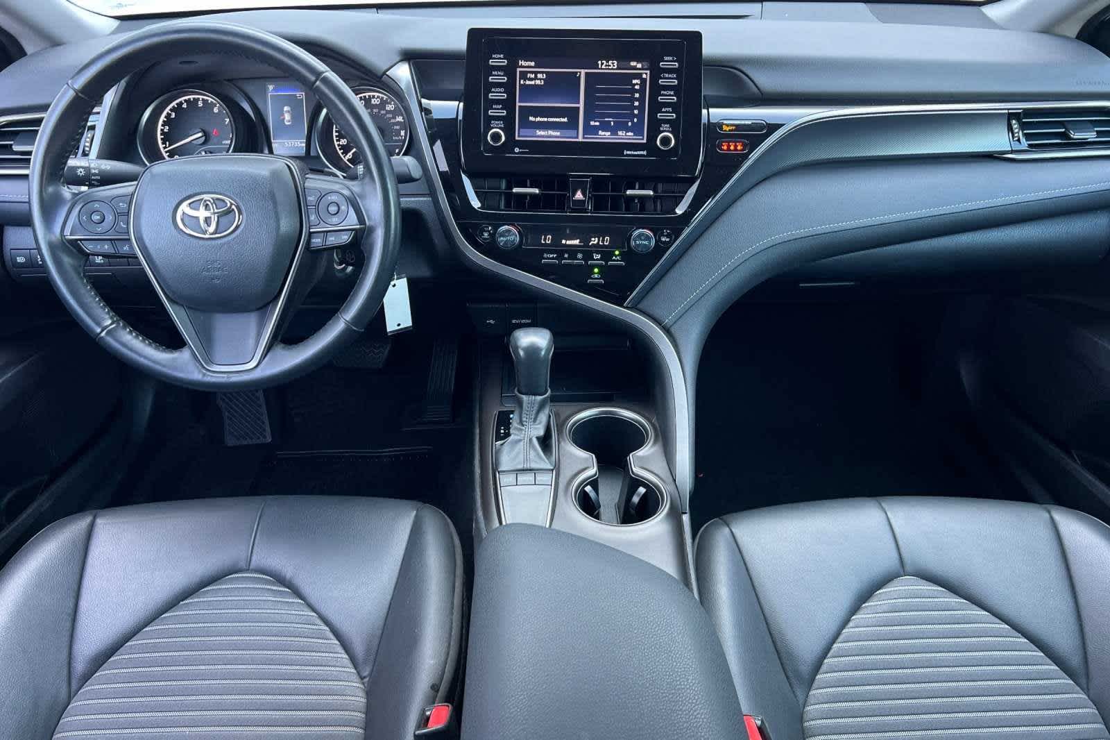 2022 Toyota Camry SE 4