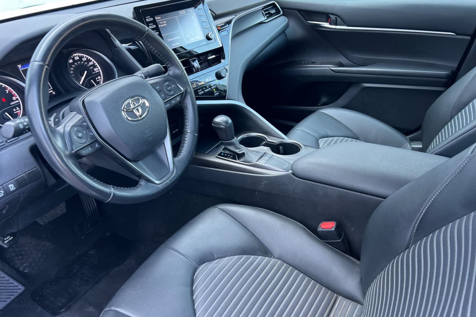 2022 Toyota Camry SE 14