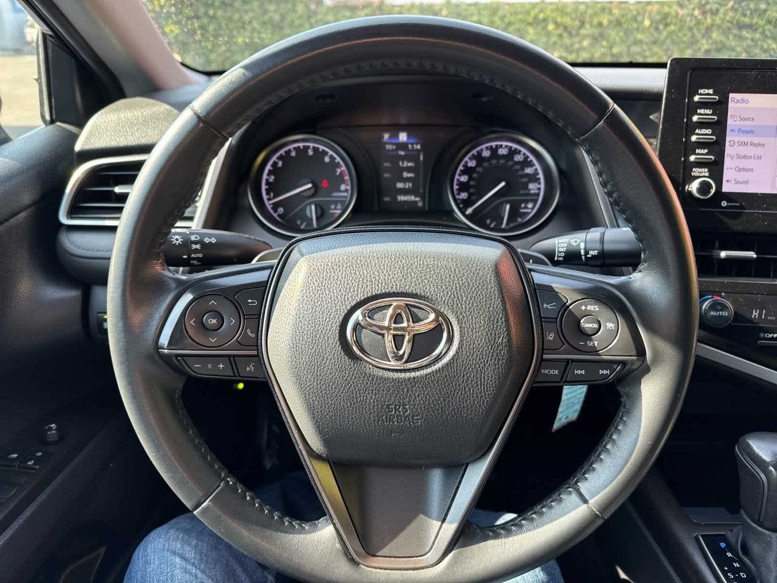 2022 Toyota Camry SE 23