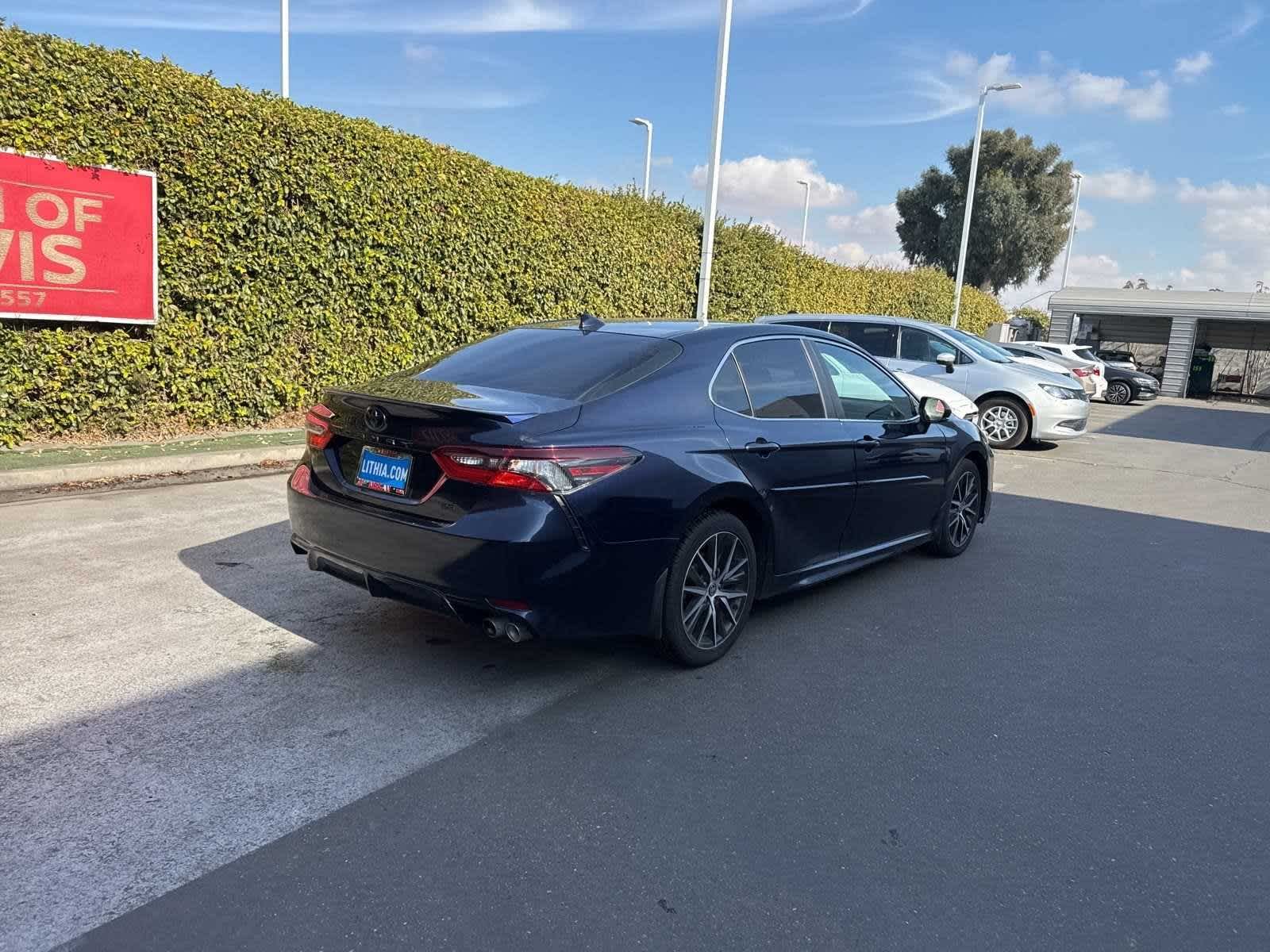 2022 Toyota Camry SE 10