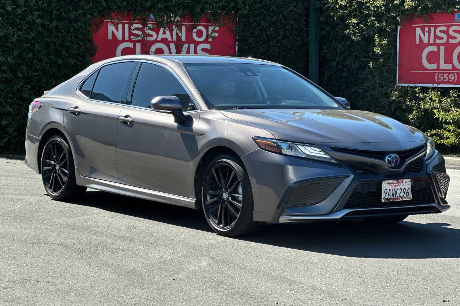 2022 Toyota Camry Hybrid XSE 10