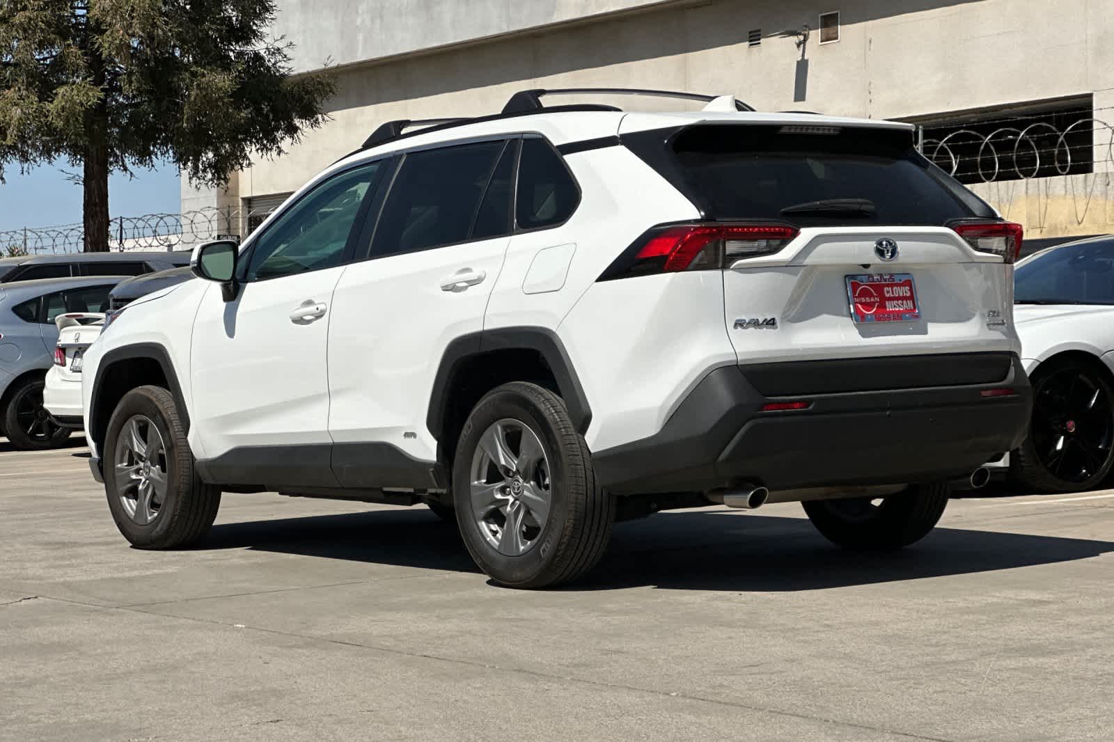 2024 Toyota RAV4 XLE - Photo 7