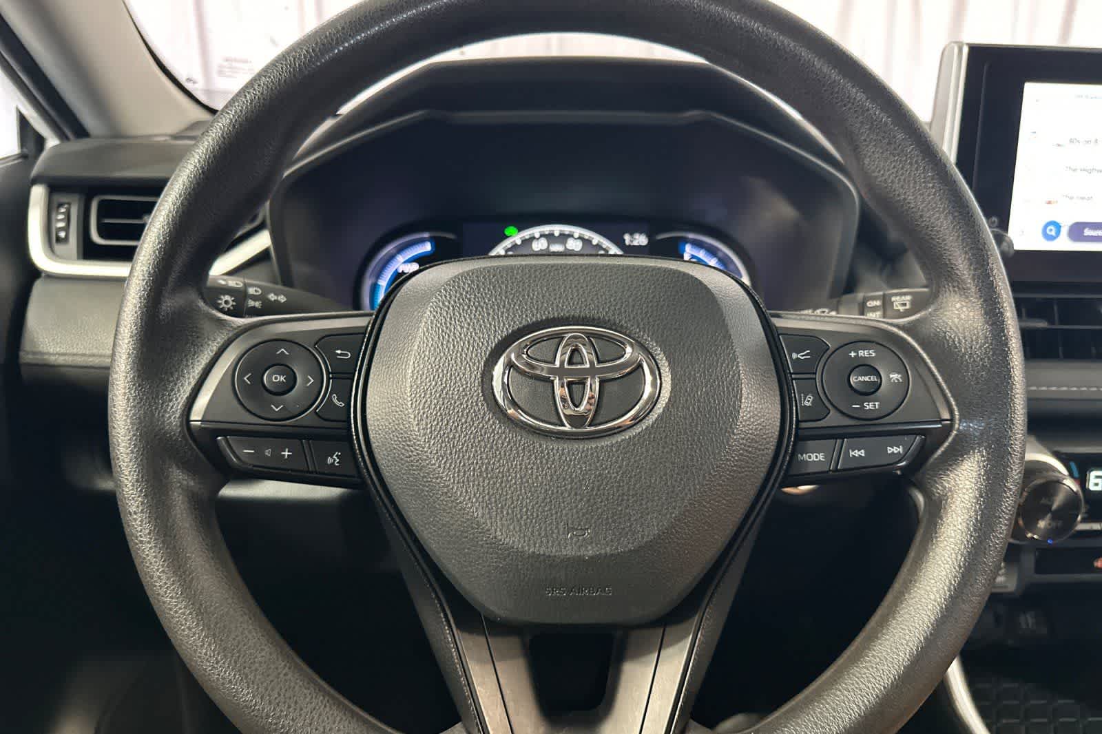 2024 Toyota RAV4 XLE - Photo 25