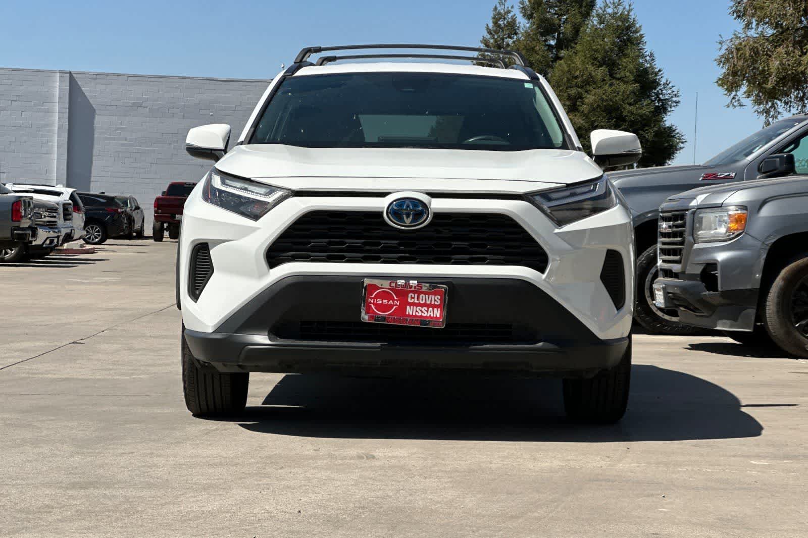 2024 Toyota RAV4 XLE - Photo 11
