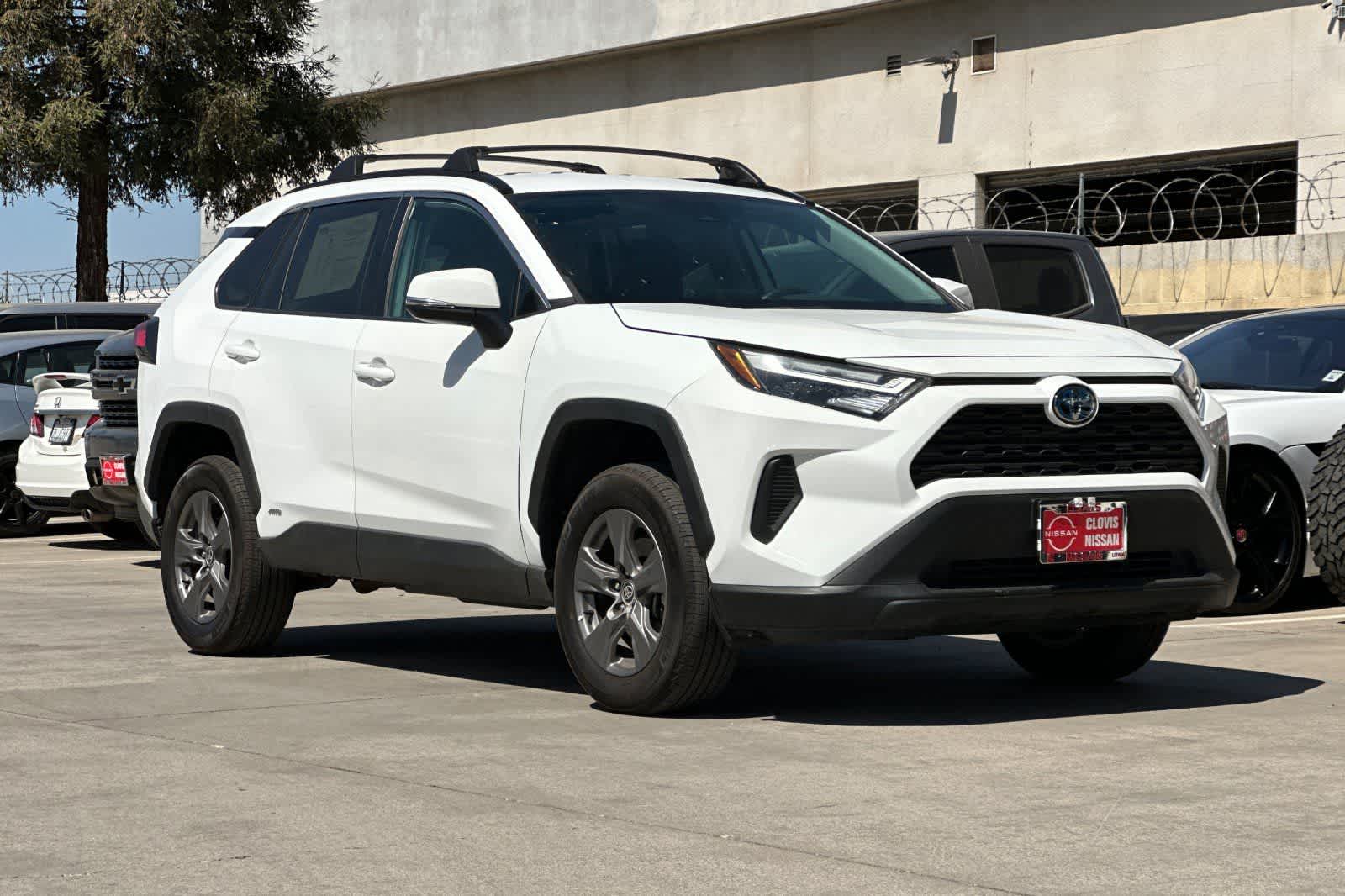 2024 Toyota RAV4 XLE - Photo 10