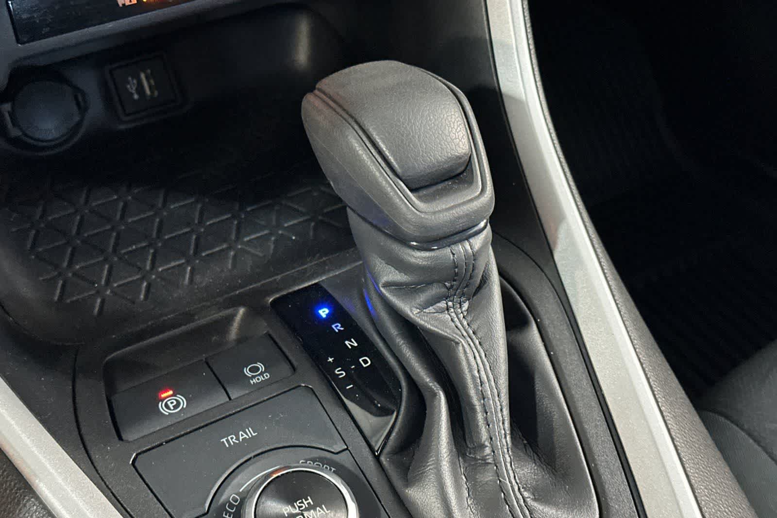 2024 Toyota RAV4 XLE - Photo 23