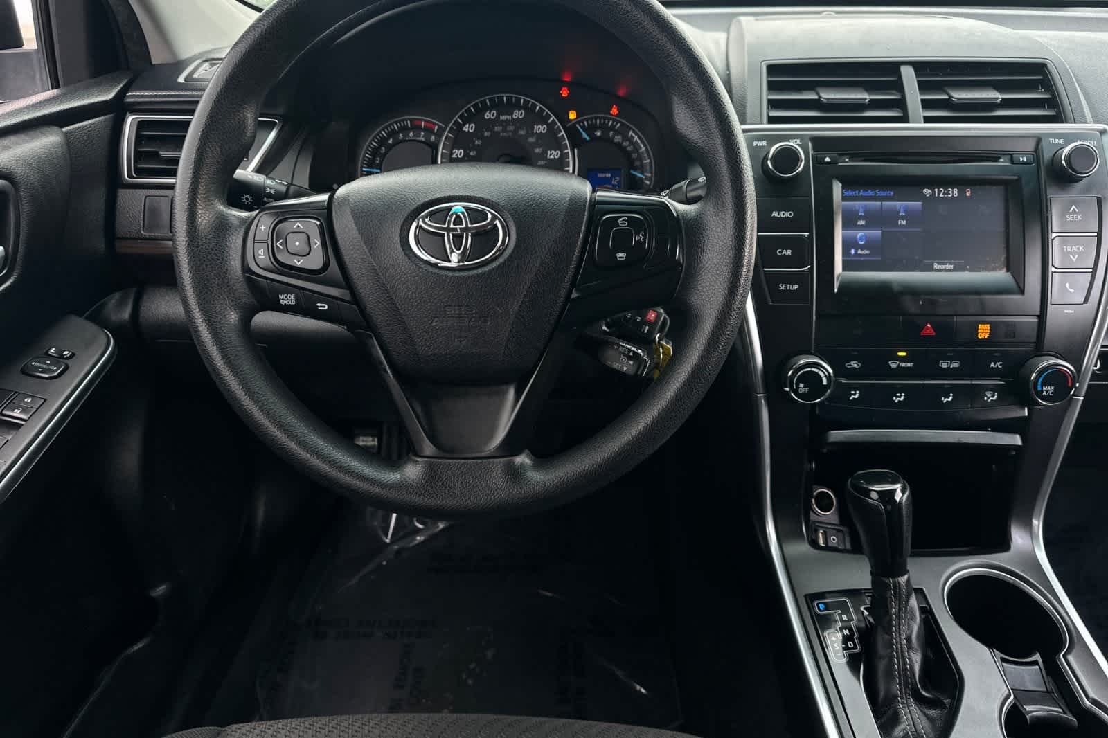 2015 Toyota Camry LE 17