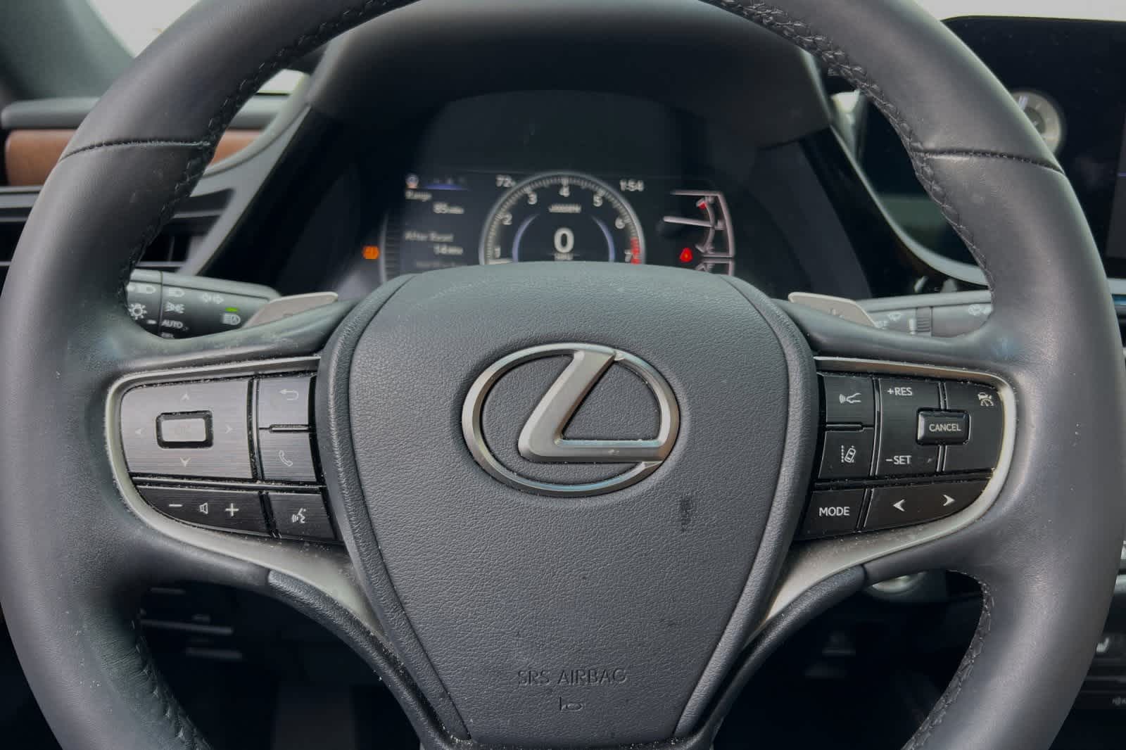 2022 Lexus ES  26