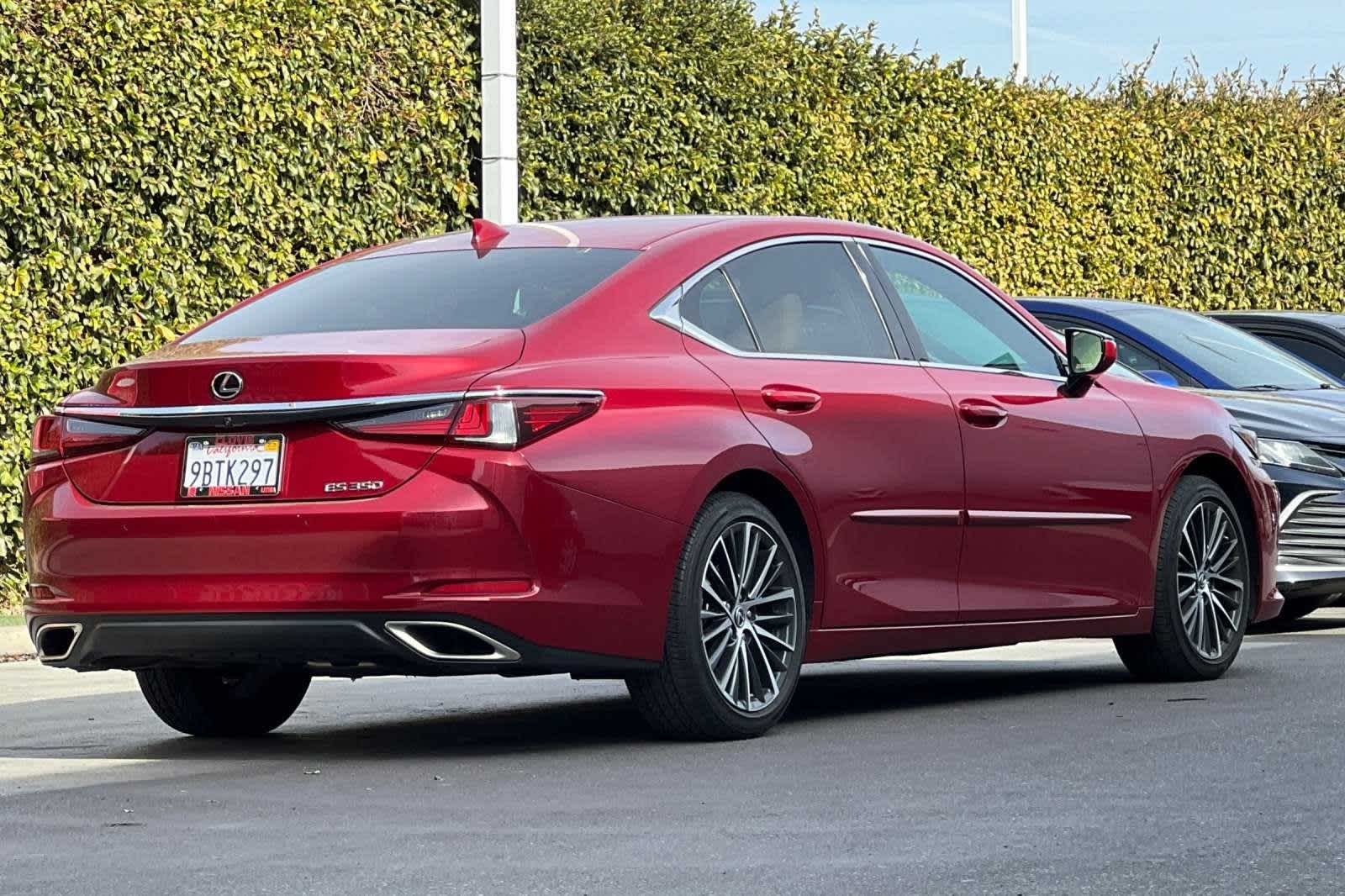 2022 Lexus ES  3