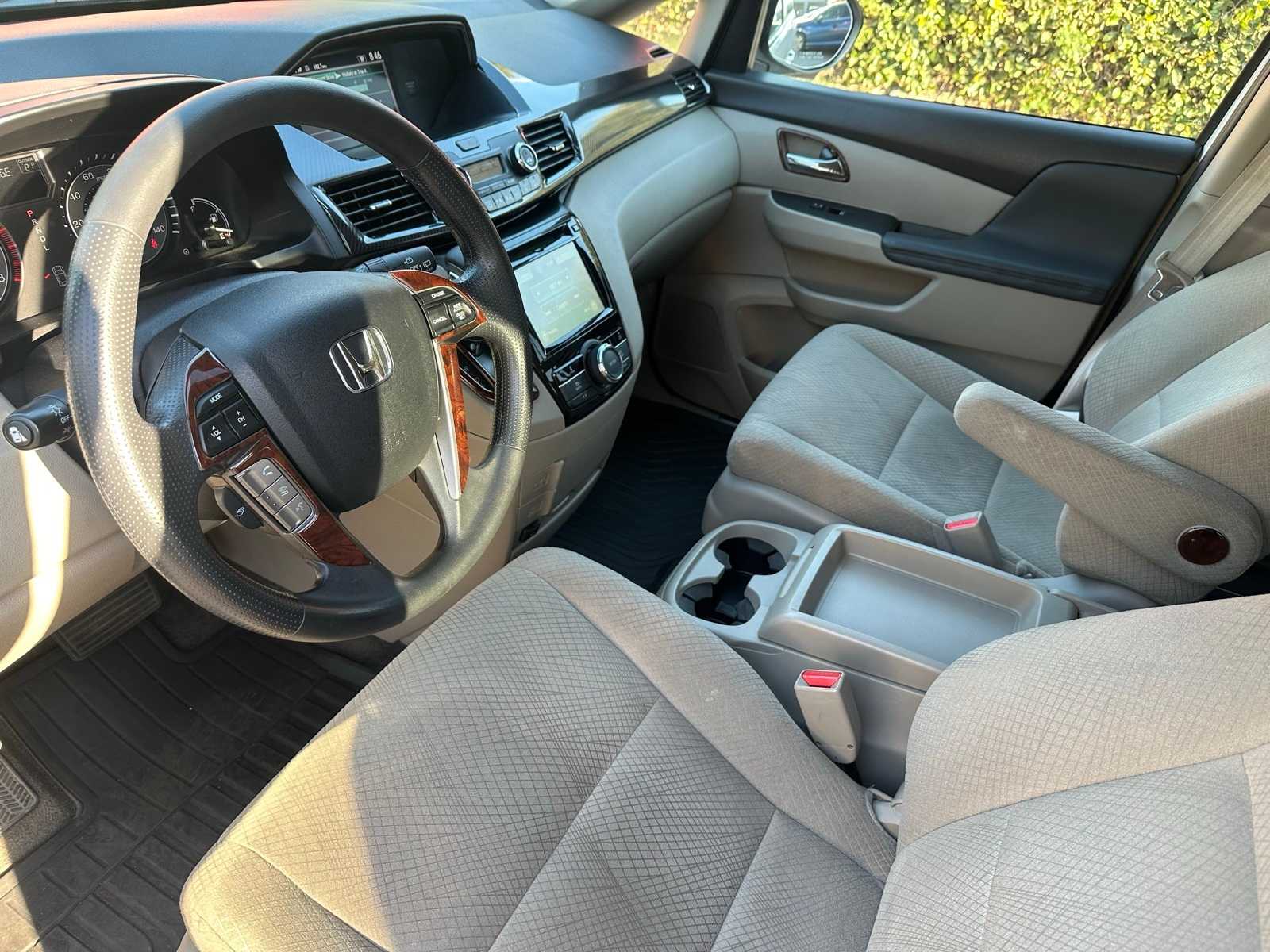 2014 Honda Odyssey EX 13