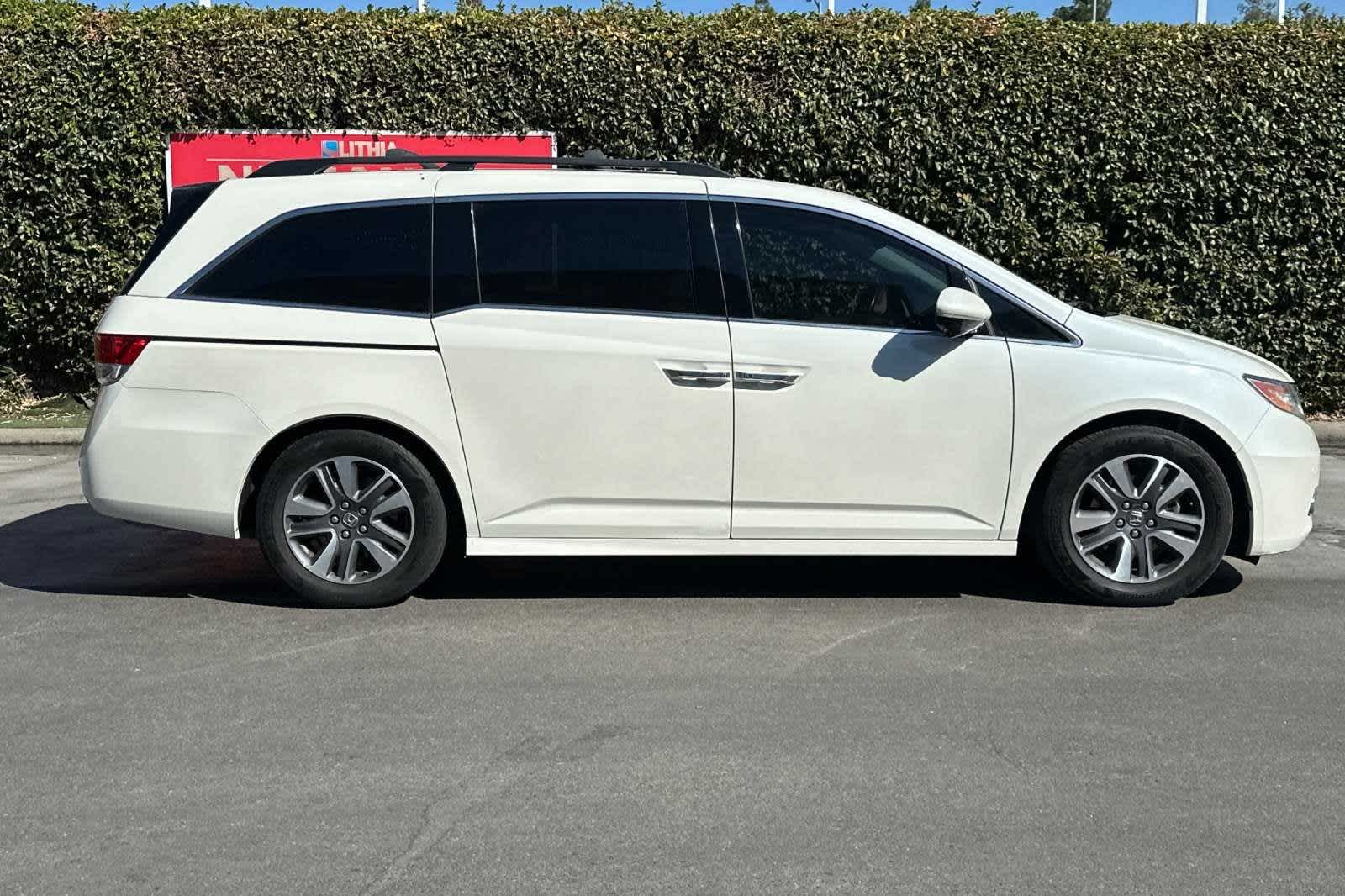 2015 Honda Odyssey Touring 9