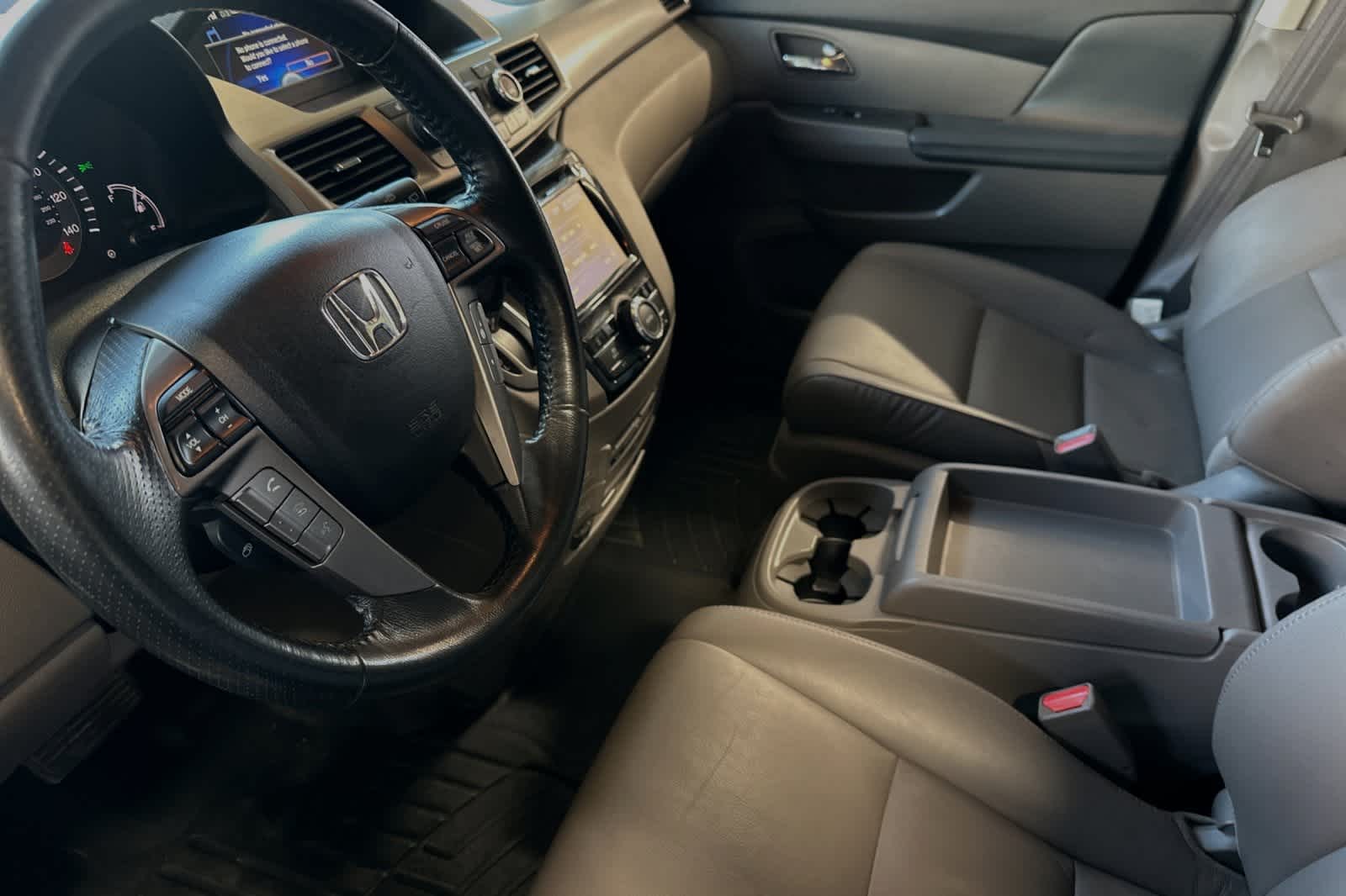 2015 Honda Odyssey Touring 14