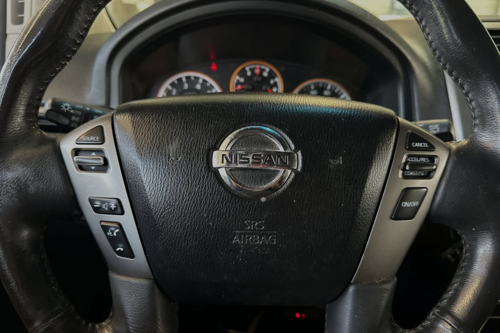 2015 Nissan Armada SV 23