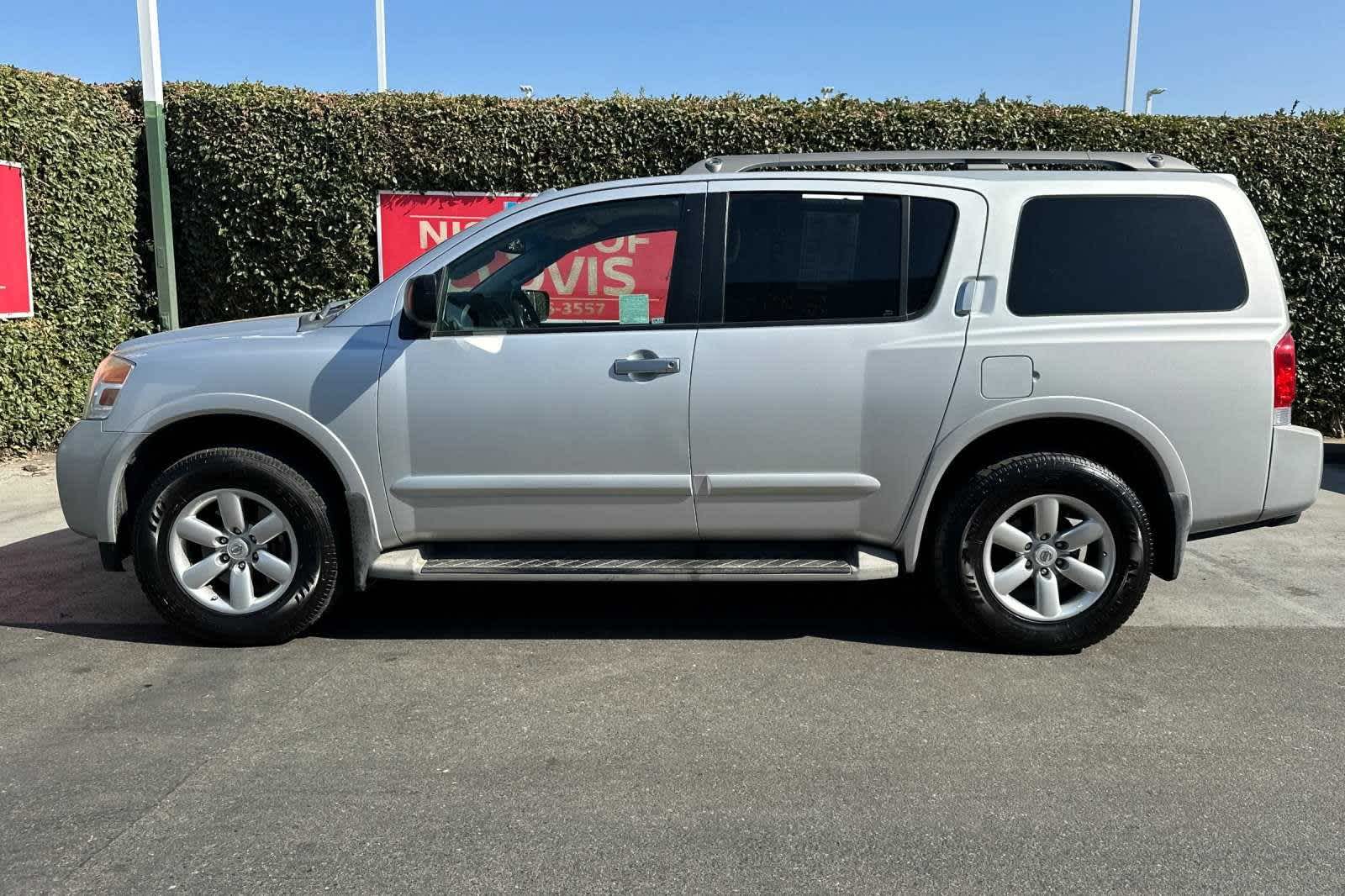 2015 Nissan Armada SV 6