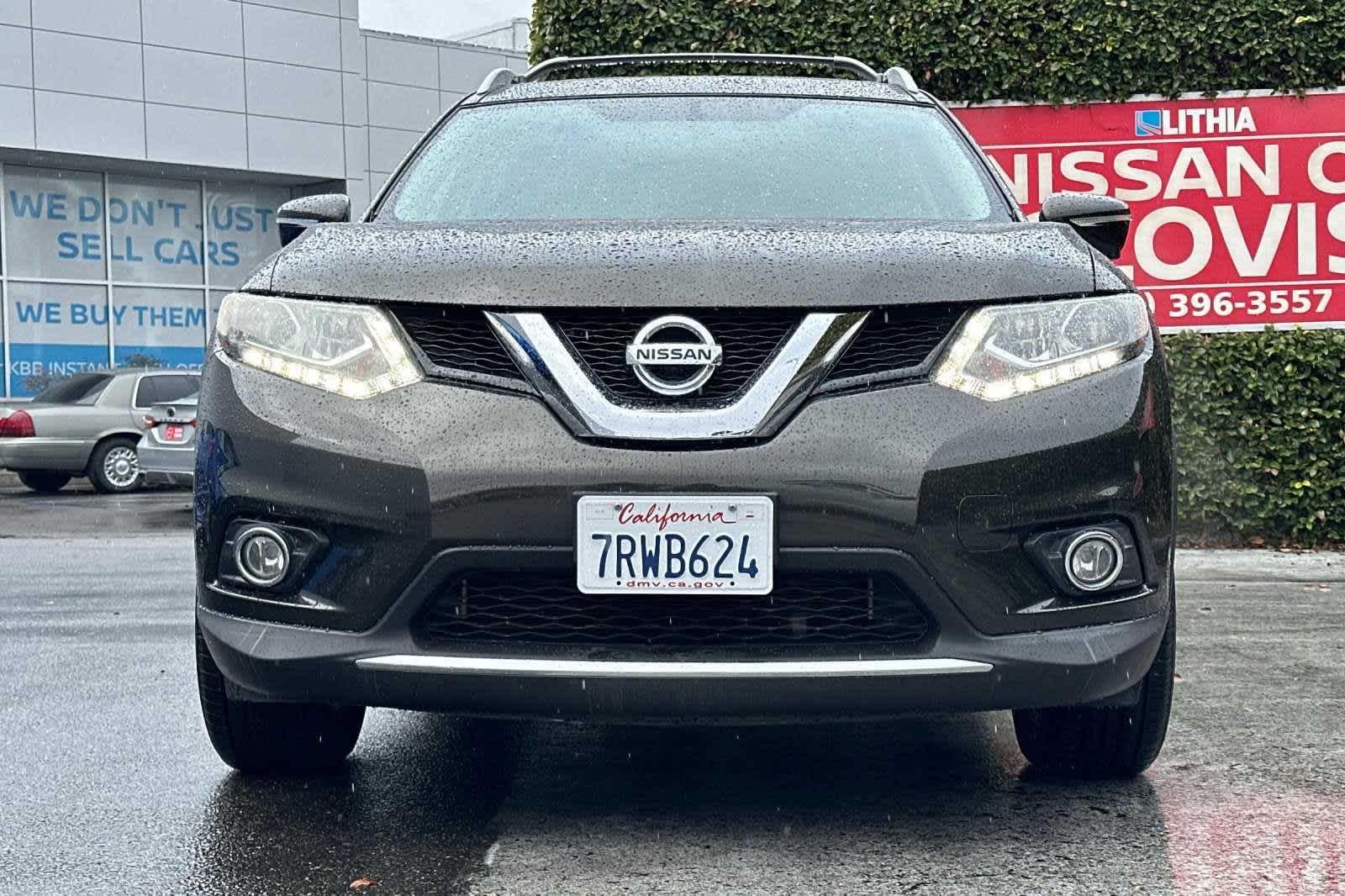 2015 Nissan Rogue SL 11