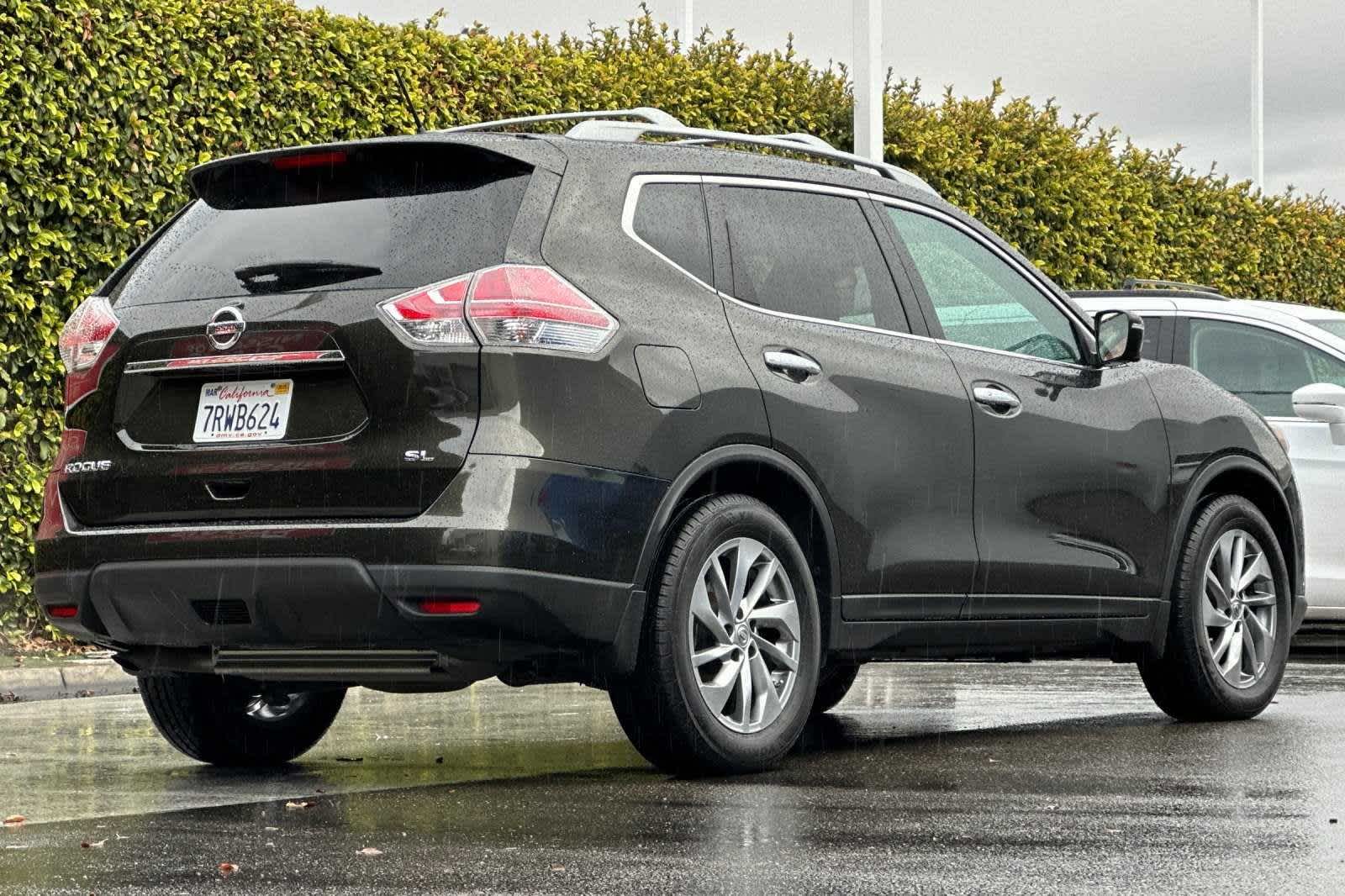 2015 Nissan Rogue SL 3