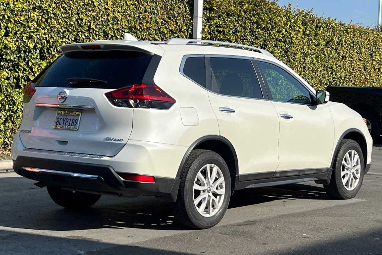 2018 Nissan Rogue SV 3