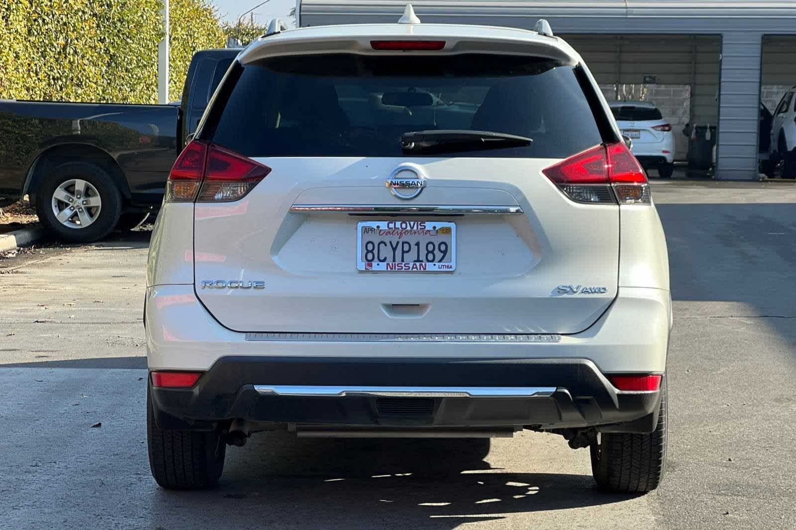 2018 Nissan Rogue SV 8