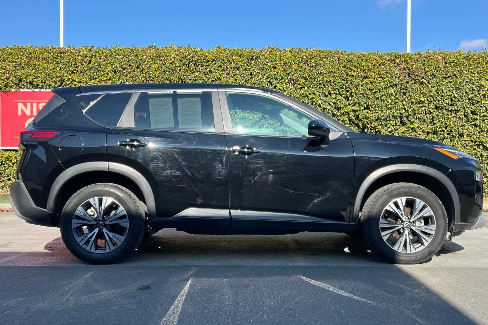 2023 Nissan Rogue SV 9