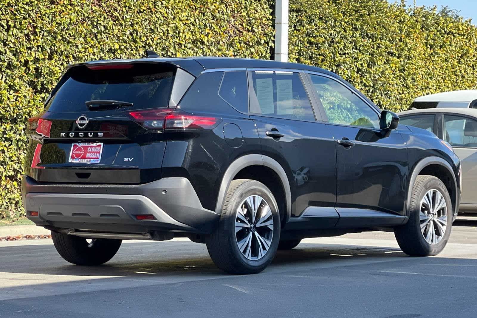 2023 Nissan Rogue SV 3