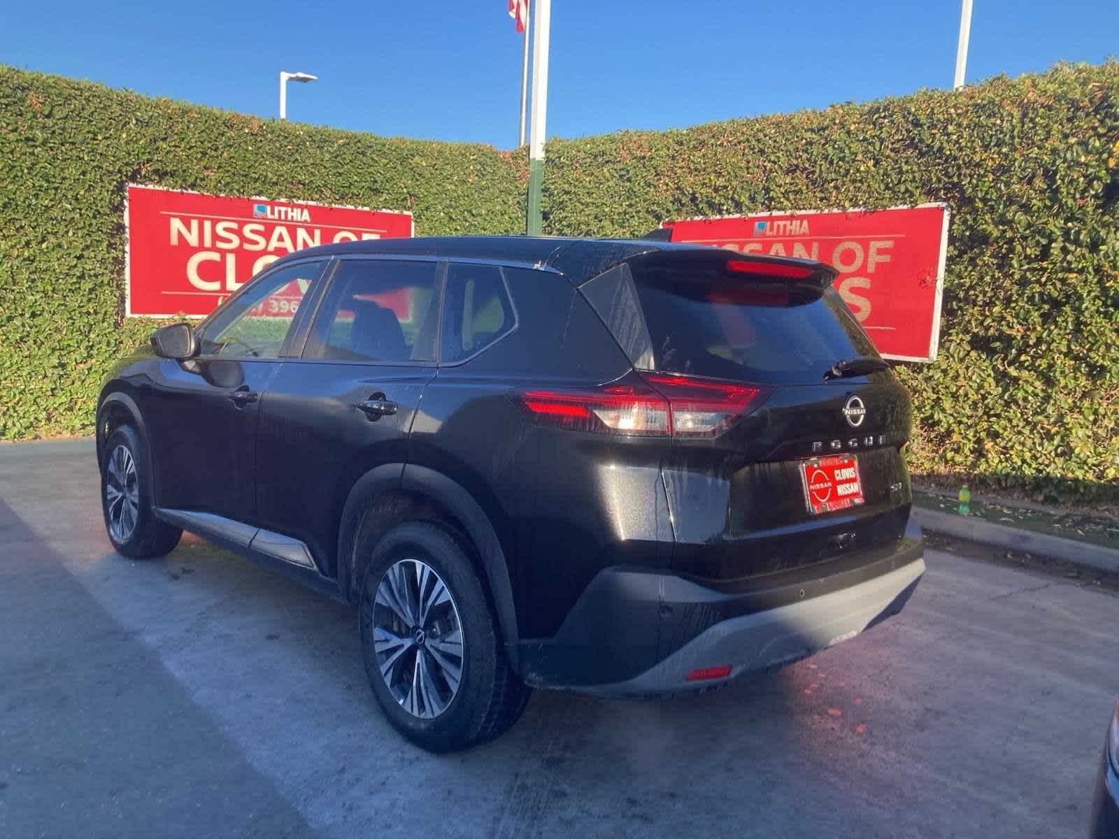 2023 Nissan Rogue SV 3