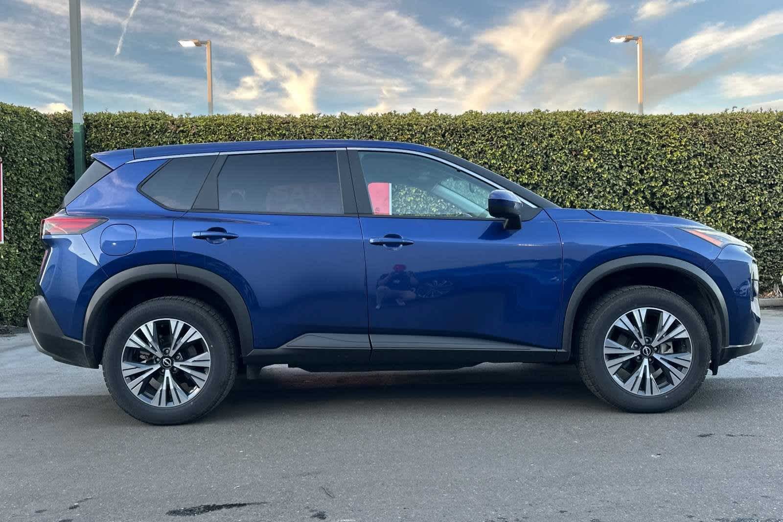 2023 Nissan Rogue SV 9