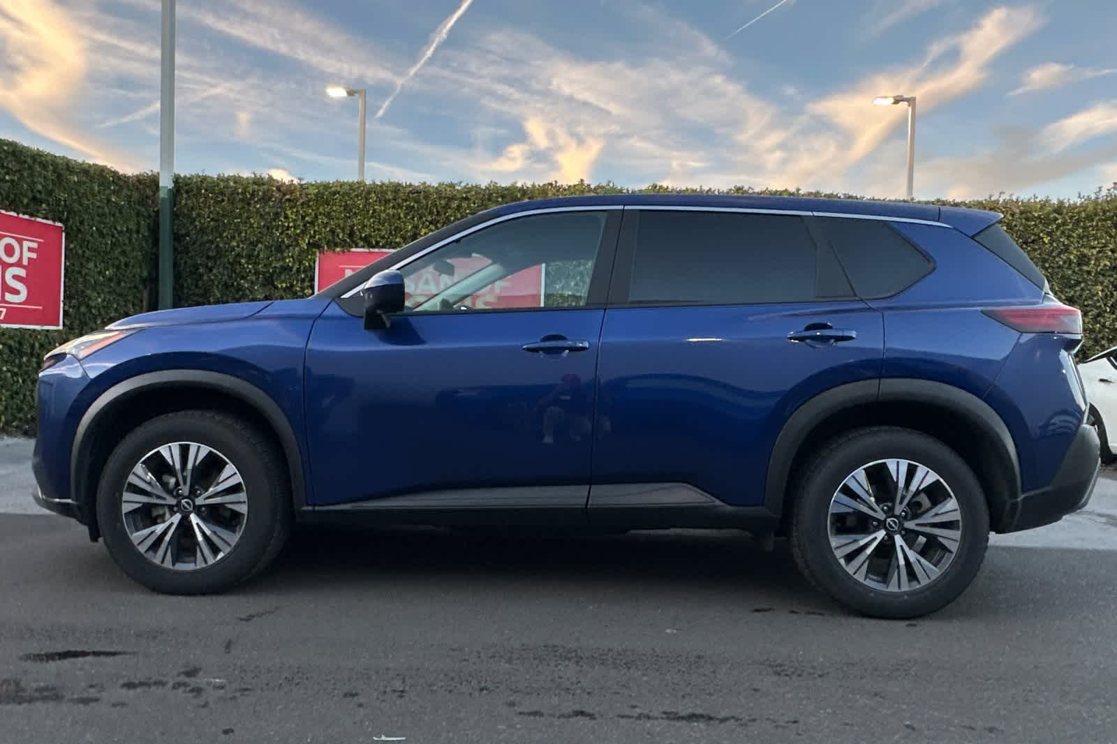 2023 Nissan Rogue SV 6