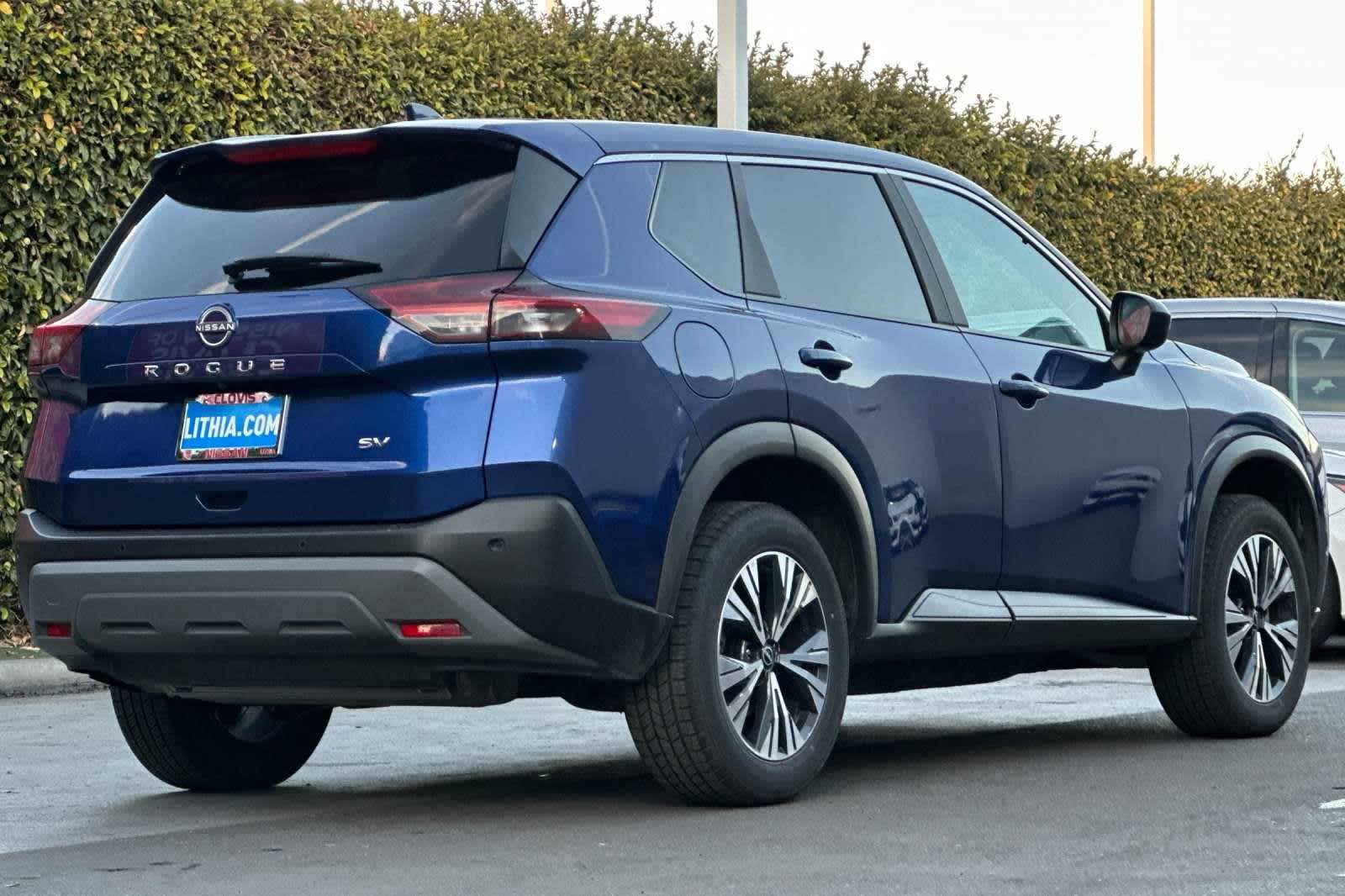 2023 Nissan Rogue SV 3