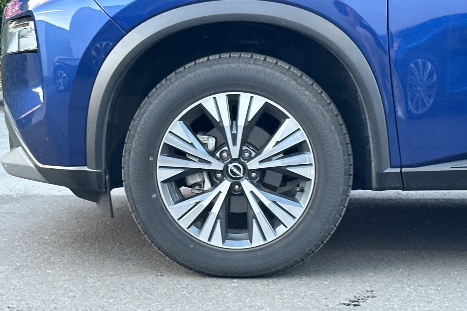 2023 Nissan Rogue SV 12