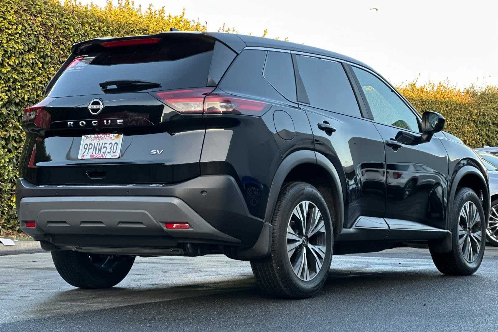 2023 Nissan Rogue SV 3