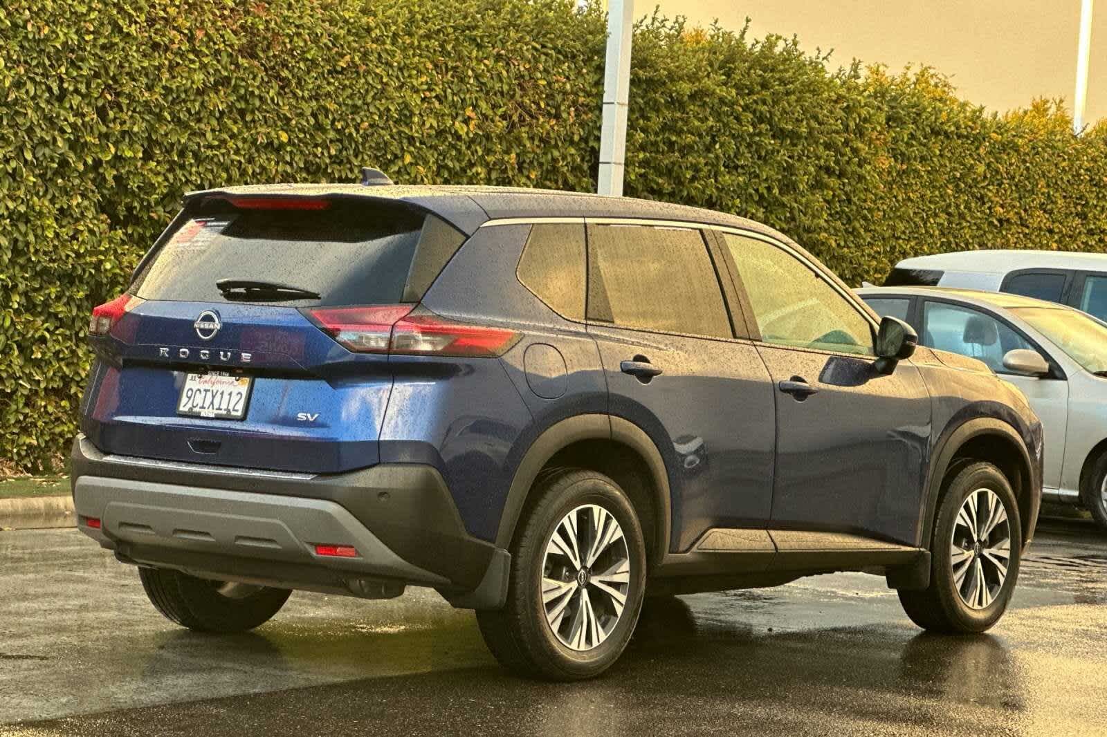 2022 Nissan Rogue SV 3