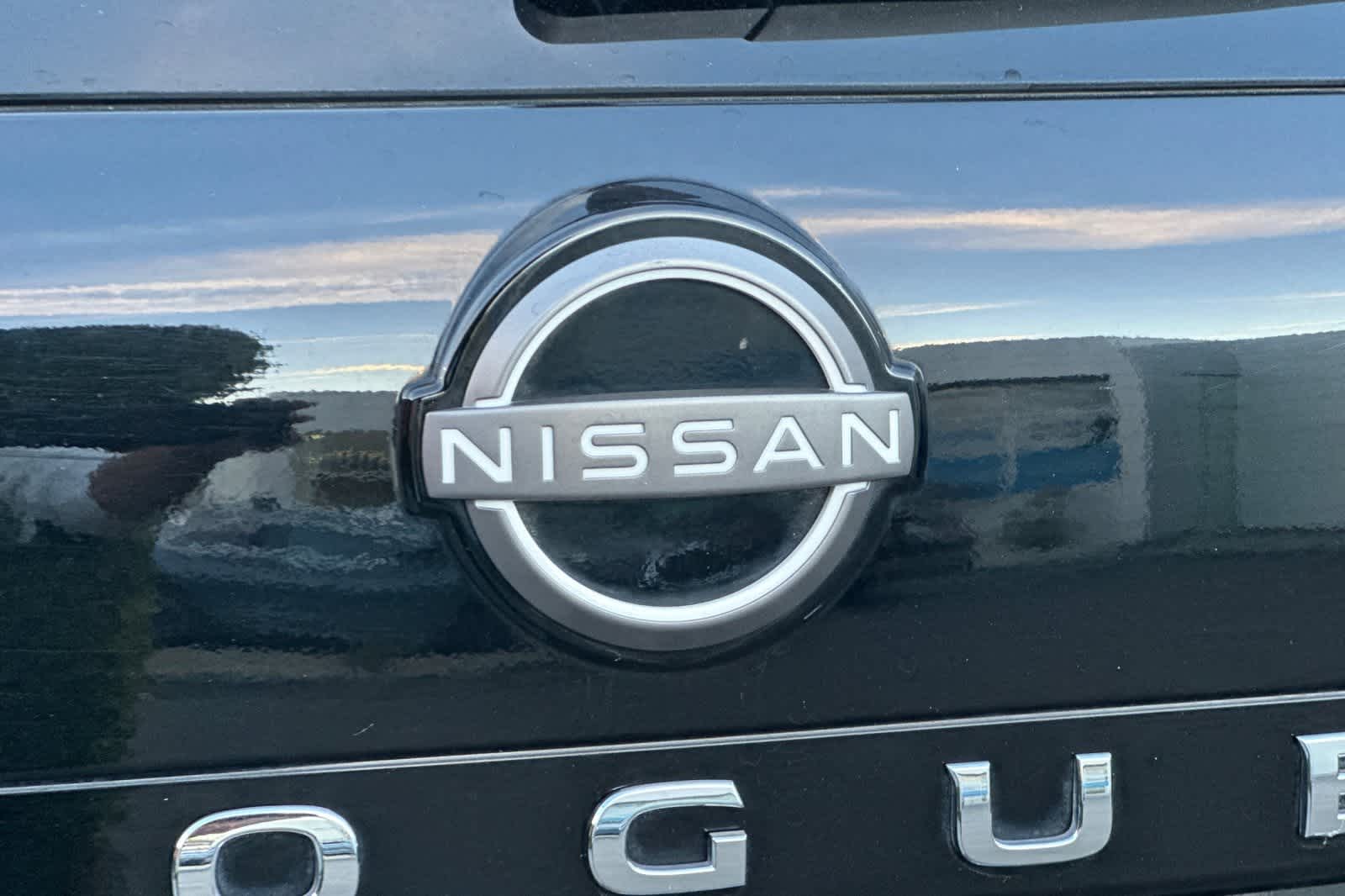 2023 Nissan Rogue SV 13