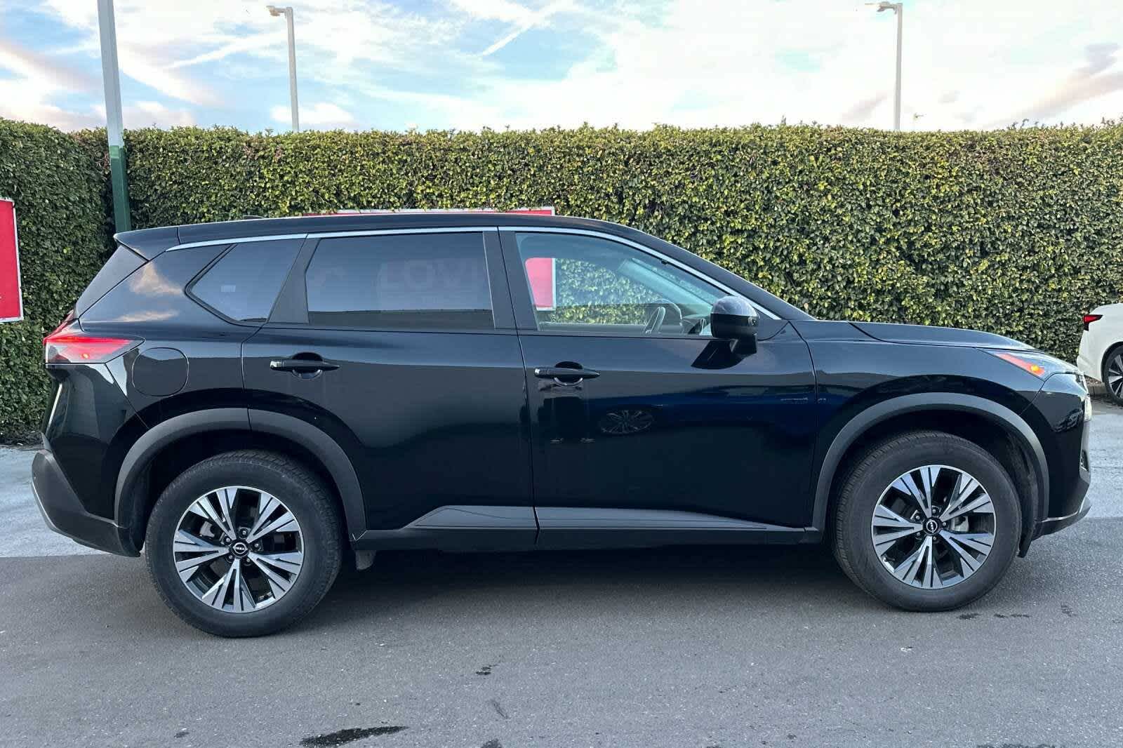 2023 Nissan Rogue SV 9