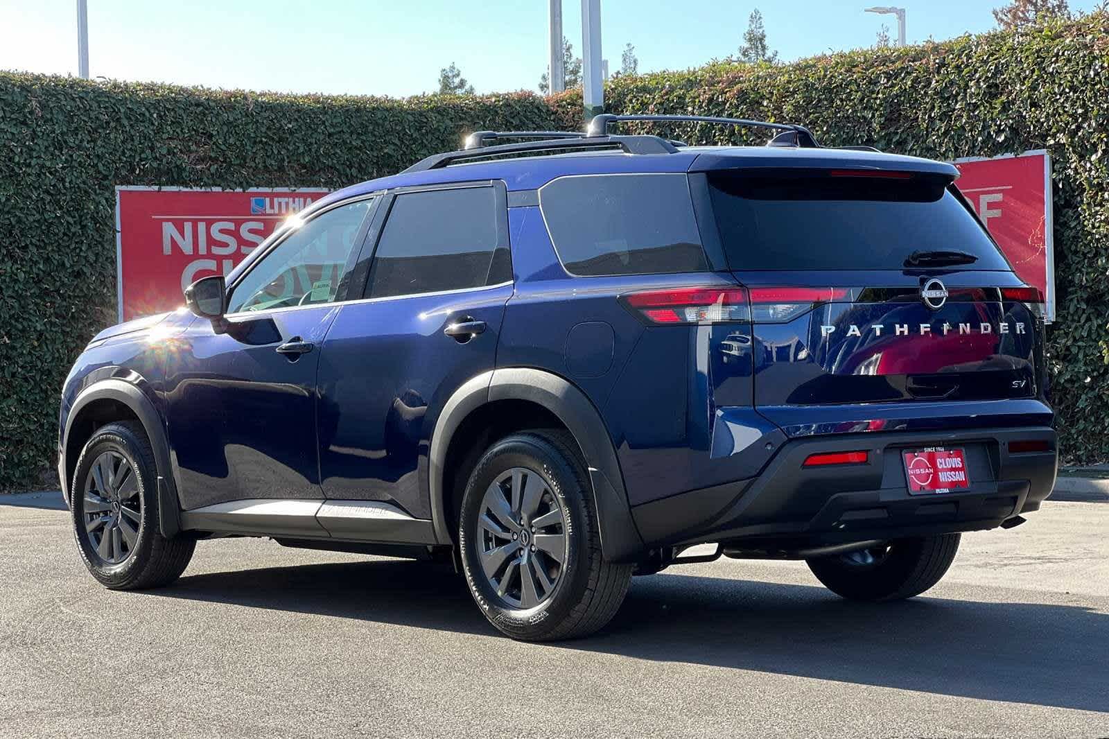 2024 Nissan Pathfinder SV 7