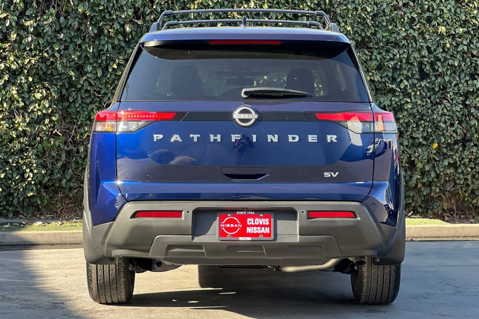 2024 Nissan Pathfinder SV 8