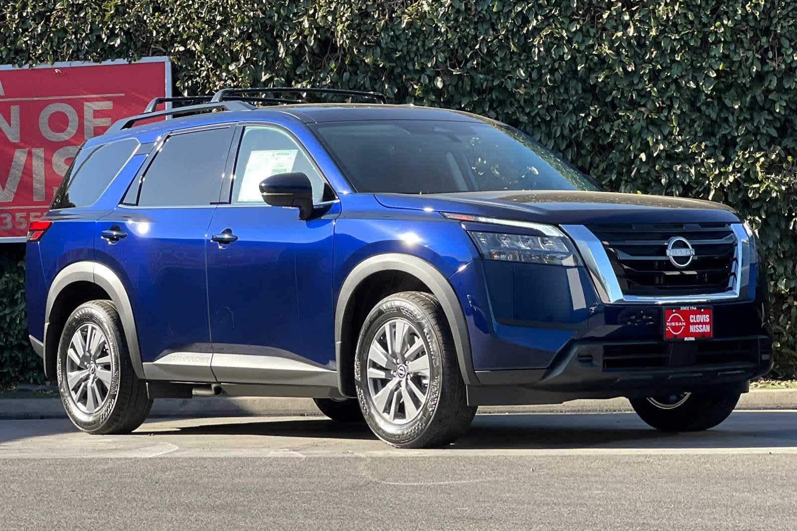 2024 Nissan Pathfinder SV 10