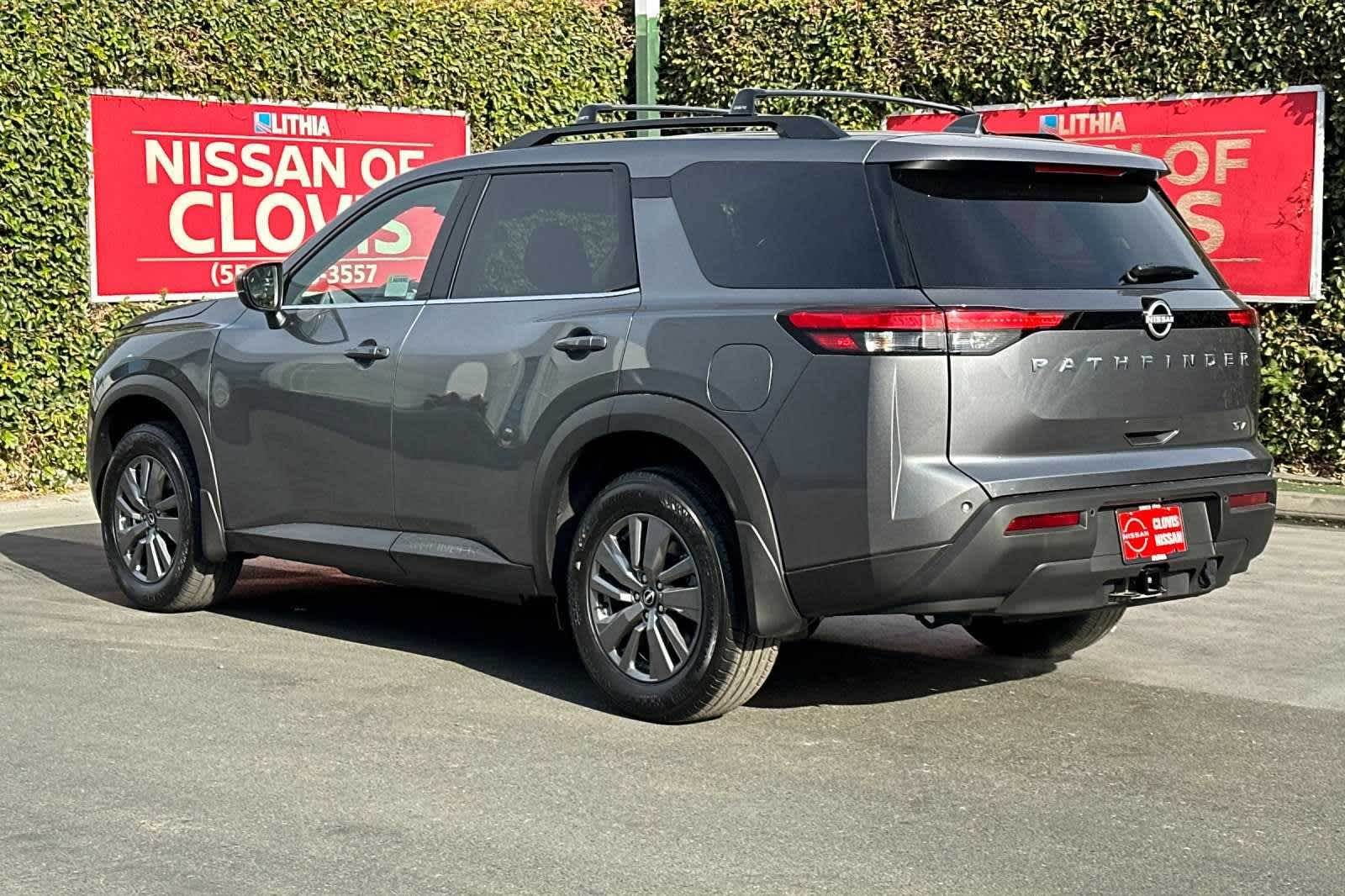 2024 Nissan Pathfinder SV 7