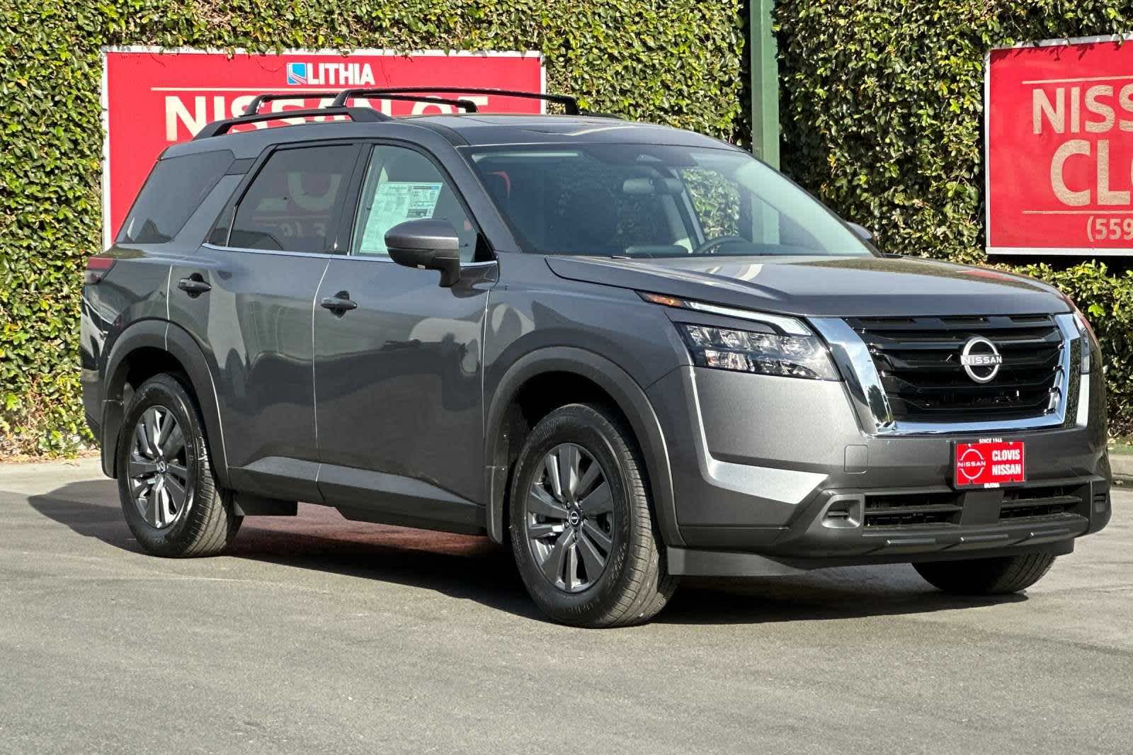 2024 Nissan Pathfinder SV 10