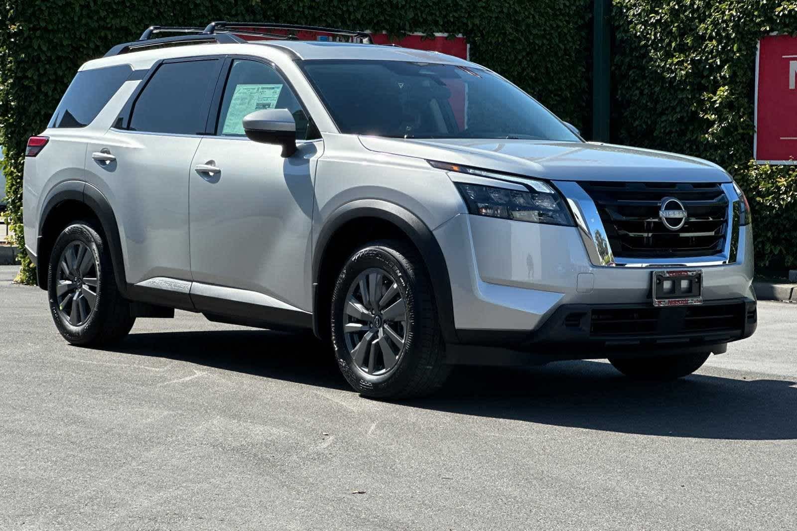 2024 Nissan Pathfinder SV 10