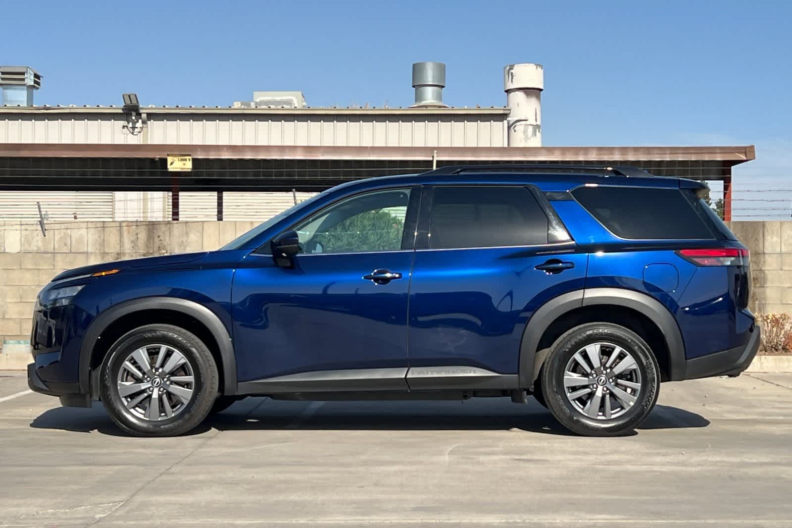 CPO Deep Ocean Blue Pearl 2025 Nissan Pathfinder SV for Sale in