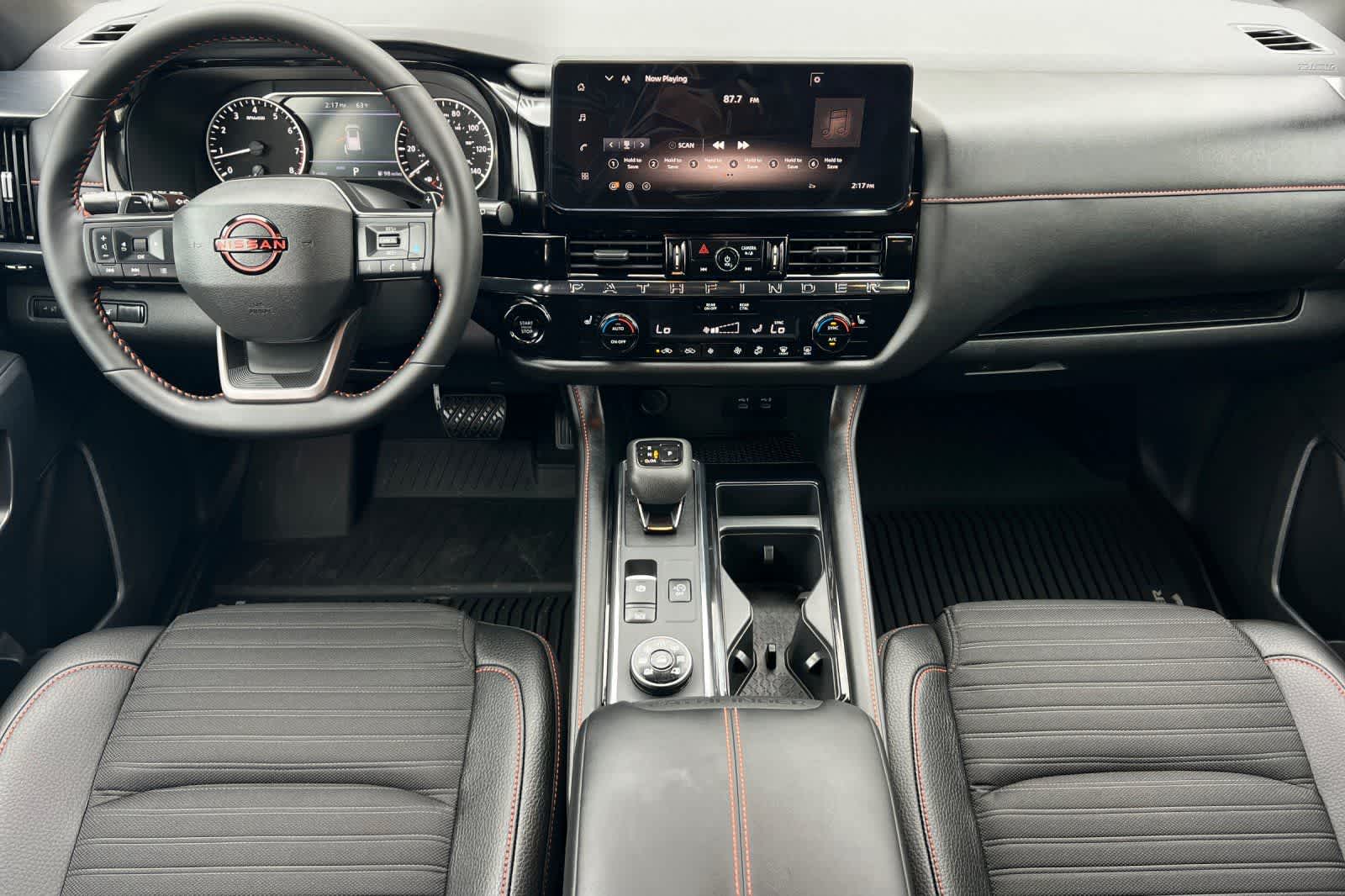 View vehicle photo 4